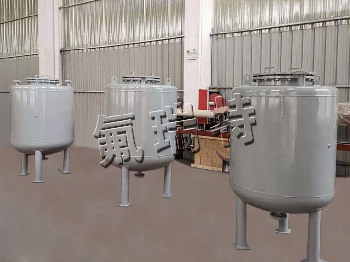 3臺1立方鋼襯四氟儲罐